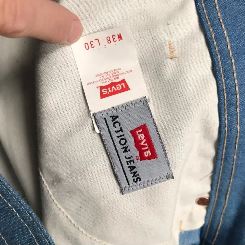 ‎Vintage Levi’s deadstock 70’s Action light wash straight leg jeans 38